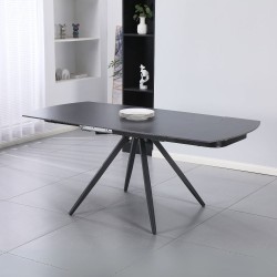 Tavolo allungabile Kitti con piano in ceramica nero opaco e gambe in metallo nero