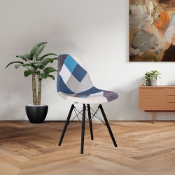 Sedia Perdita in tessuto patchwork con gambe in legno con supporto in metallo nero set...
