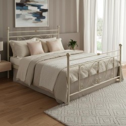 Letto matrimoniale in ferro battuto Giacinto con decori lavorati in ferro bianco opaco