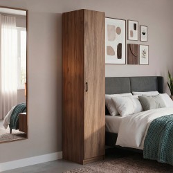 Armadio da 45 cm. H 247 cm. 1 anta colore noce naturale